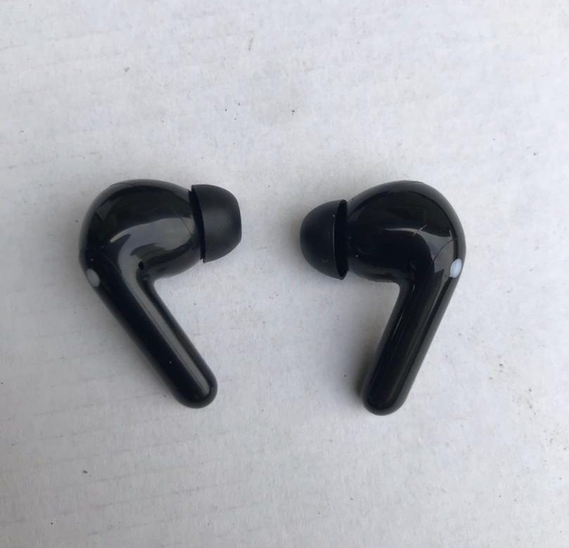 earbuds unboxing design