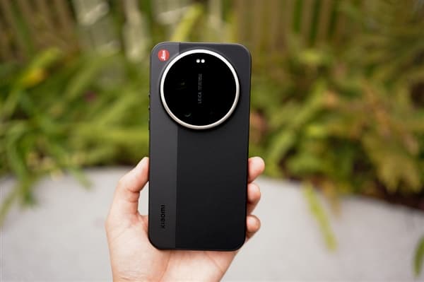 The Telephoto Lens of Xiaomi 18 Ultra has Undergone a Comprehensive Upgrade: with an Ultra-Large Sensor, LOFIC Technology