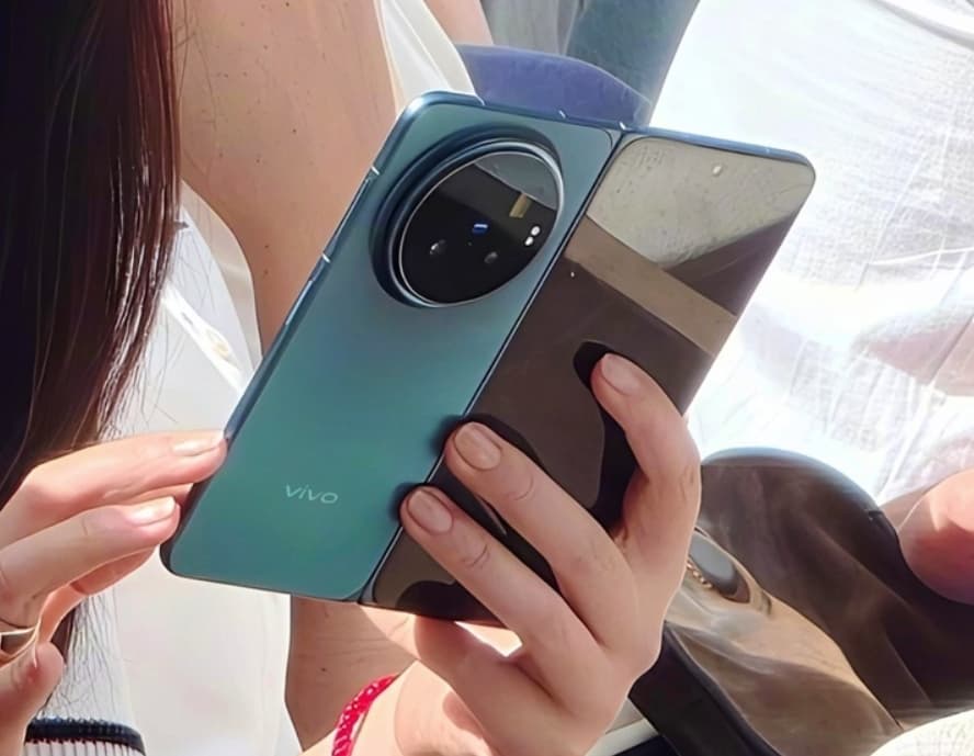The Physical Prototype of Vivo X Fold6 with a Foldable Screen has been Revealed and it has been scheduled to be Released this Month.
